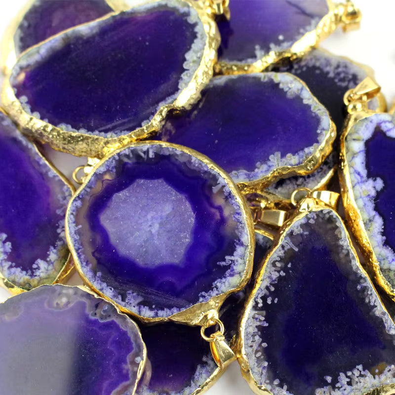 💜 Purple Agate – Cosmic Insight Pendant (Dyed Agate, Gold Plated)